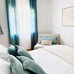 Apartment Amazing Bliss 2br W/private Sea View Terrace